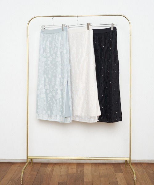 Muel Chic(ミュエルシック)の「Adela pearl skirt アデラパールスカート(スカート・レディース・ブラック/クリアブルー/オフホワイト・FREE)」の4枚目の写真