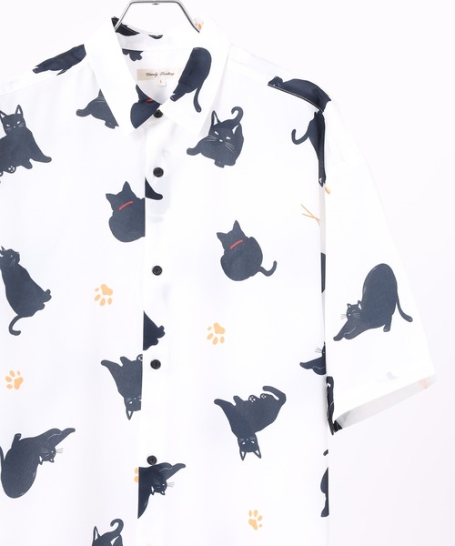 Candy Fantasy(キャンディーファンタジー)の「総柄 アニマルプリント S/Sシャツ(シャツ/ブラウス・メンズ・ベージュ/ネイビー/ミント/ブルー/ブルーグレー/グリーン/サックスブルー/ブラック系2/ブラック系5/ブラック系1/ホワイト系3/ホワイト系2/ホワイト系5/ホワイト系4/ホワイト系1/ブラック系4・LL/M/L)」の3枚目の写真