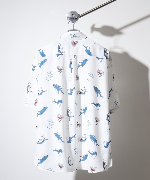 Candy Fantasy(キャンディーファンタジー)の「総柄 アニマルプリント S/Sシャツ(シャツ/ブラウス・メンズ・ベージュ/ネイビー/ミント/ブルー/ブルーグレー/グリーン/サックスブルー/ブラック系2/ブラック系5/ブラック系1/ホワイト系3/ホワイト系2/ホワイト系5/ホワイト系4/ホワイト系1/ブラック系4・LL/M/L)」の22枚目の写真