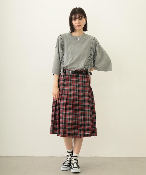 MILKFED.(ミルクフェド)の「FRINGE TOP(Tシャツ/カットソー・レディース・オフホワイト/アッシュ/ブラック・ONE SIZE)」の4枚目の写真