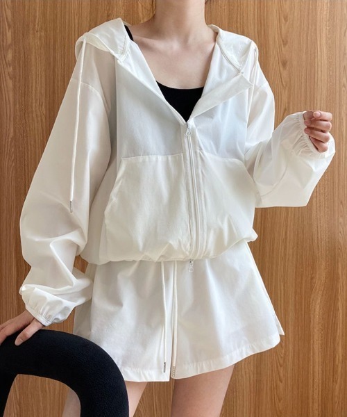 Forcement(フォースメント)の「アスレジャーボリュームスリーブマウンテンパーカー&ショートパンツセットアップ(セットアップ・レディース・ホワイト/グレー/ブルー・FREE)」の4枚目の写真