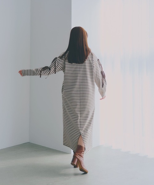 GLOBAL WORK(グローバルワーク)の「高山直子さんコラボ/袖リボンカットワンピース長袖/EiiS/289627(ワンピース・レディース・ブラック/キャメル・SMALL/X-SMALL/LARGE/MEDIUM)」の10枚目の写真