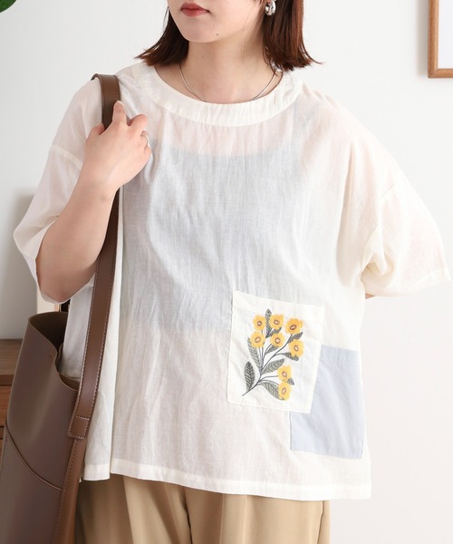Emago(イマゴ)の「EMAGO 多ポケット花刺繍ブラウス(シャツ/ブラウス・レディース・グレー/オレンジ/アイボリー・FREE)」の10枚目の写真
