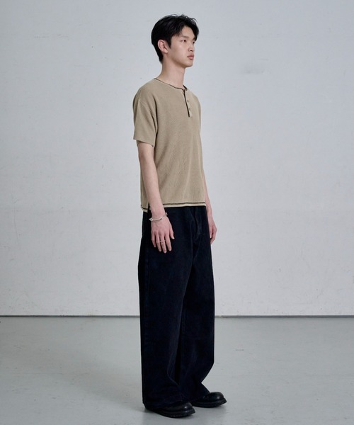 THE CLE（ザクレ）の「HENLEY NECK POLO SHIRT / ヘンリーネックポロシャツ【ヘンリーネック】【ポロ】 ポロシャツ トップス メンズ（ポロシャツ・メンズ・チャコール/アイボリー/ブラック・SMALL/MEDIUM/LARGE）」の14枚目の写真