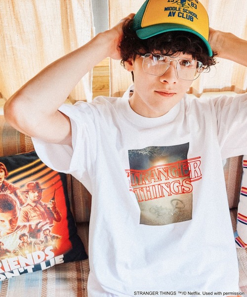 nikoand☆ STRANGERTHIGS 未知の世界 コラボシャツ niko and… tシャツ 「STRANGER THINGS」コラボ ラッフルスリーブ