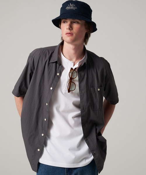 Eddie Bauer(エディーバウアー)の「シアサッカー 半袖シャツ(シャツ/ブラウス・メンズ・チャコールグレー/ホワイト/モスグリーン/コバルトブルー・S/M/L/XL/XXL)」の1枚目の写真