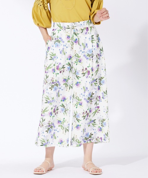 BELLUNA PLUS(ベルーナ)の「〈日比谷花壇〉ドロスト使いワイドパンツ(その他パンツ・レディース・オフホワイト/ネイビー系・MEDIUM/LARGE/X-LARGE)」の7枚目の写真