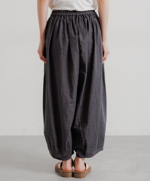 studio CLIP（スタディオクリップ）の「【撥水加工・接触冷感・速乾・UVカット】らくらくバルーンパンツ[プチ・プラス・トールサイズあり]（その他パンツ・レディース・オリーブ/ブラウン/その他2/ネイビー・LARGE/ﾌﾘｰ(L)/MEDIUM/TF/PF）」の8枚目の写真