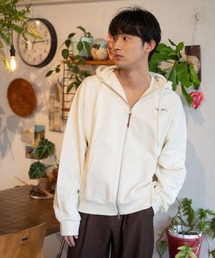 skoool（スクール）の「ロゴデザイン ジップアップパーカー／フロントプリント × ベーシックシルエット（パーカー）」