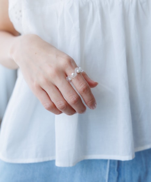 flower（フラワー）の「ウェーブビーズリング（リング・レディース・クリア・FREE）」の2枚目の写真