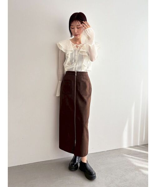 LAGUNAMOON(ラグナムーン)の「スエードライクジップIラインスカート(スカート・レディース・ブラウン/キャメル/ブラック・SMALL/MEDIUM)」の14枚目の写真