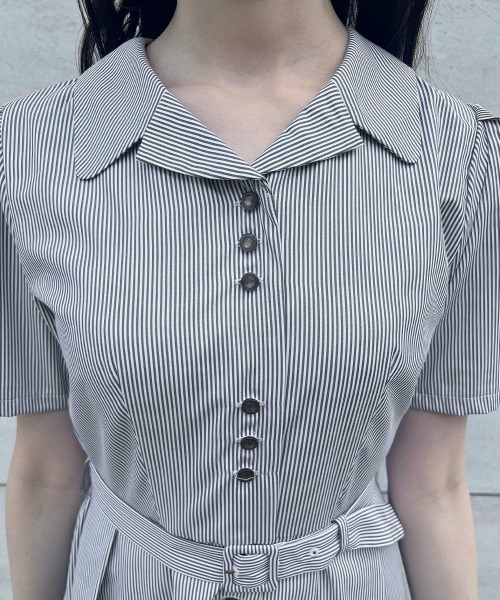 an another angelus(アンアナザーアンジェラス)の「レトロ釦使い開衿シャツワンピース【1枚で快適】夏服(シャツワンピース・レディース・ブルー/ホワイト×ブルー/グリーン・FREE)」の6枚目の写真