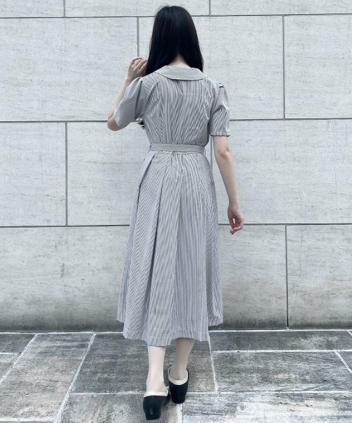 an another angelus(アンアナザーアンジェラス)の「レトロ釦使い開衿シャツワンピース【1枚で快適】夏服(シャツワンピース・レディース・ブルー/ホワイト×ブルー/グリーン・FREE)」の8枚目の写真