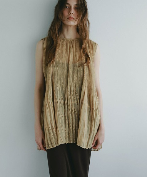 ETRE TOKYO（エトレトウキョウ）の「ランダムプリーツシアープルオーバー（シャツ/ブラウス・レディース・ホワイト/ベージュ・FREE）」の2枚目の写真