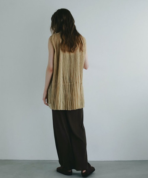 ETRE TOKYO（エトレトウキョウ）の「ランダムプリーツシアープルオーバー（シャツ/ブラウス・レディース・ホワイト/ベージュ・FREE）」の10枚目の写真