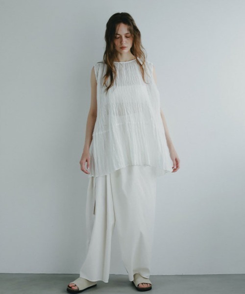 ETRE TOKYO（エトレトウキョウ）の「ランダムプリーツシアープルオーバー（シャツ/ブラウス・レディース・ホワイト/ベージュ・FREE）」の11枚目の写真