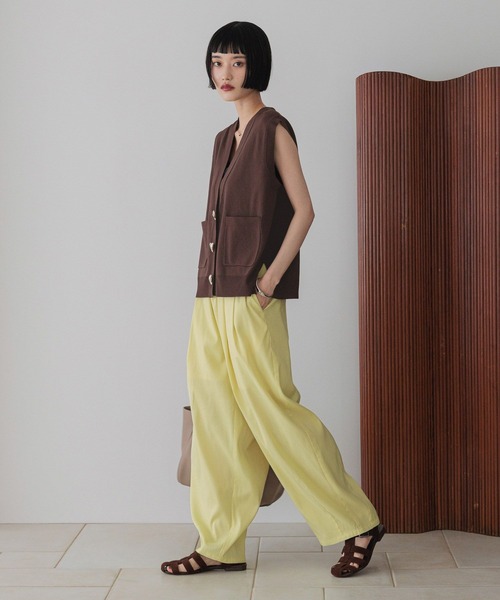 LOWRYS FARM（ローリーズファーム）の「デコボタンＶベスト  577236（ベスト・レディース・ブラウン/ブラック/アイボリー・FREE）」の5枚目の写真