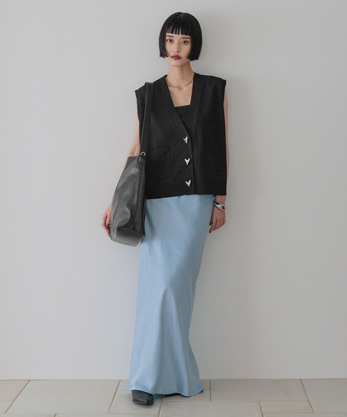 LOWRYS FARM（ローリーズファーム）の「デコボタンＶベスト  577236（ベスト・レディース・ブラウン/ブラック/アイボリー・FREE）」の9枚目の写真