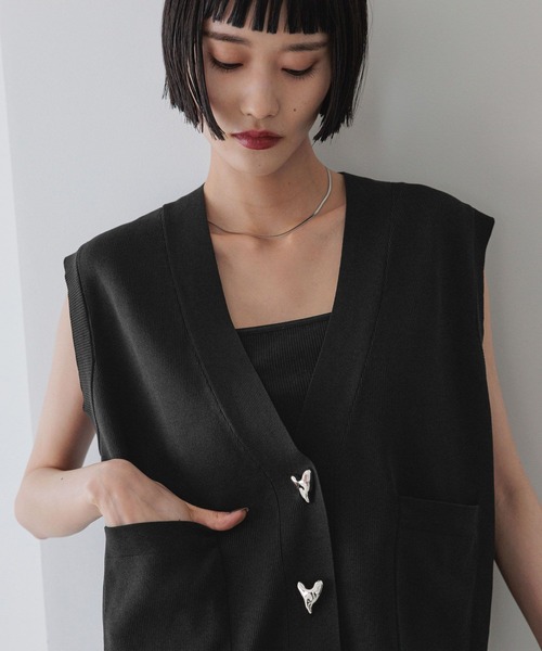 LOWRYS FARM（ローリーズファーム）の「デコボタンＶベスト  577236（ベスト・レディース・ブラウン/ブラック/アイボリー・FREE）」の13枚目の写真