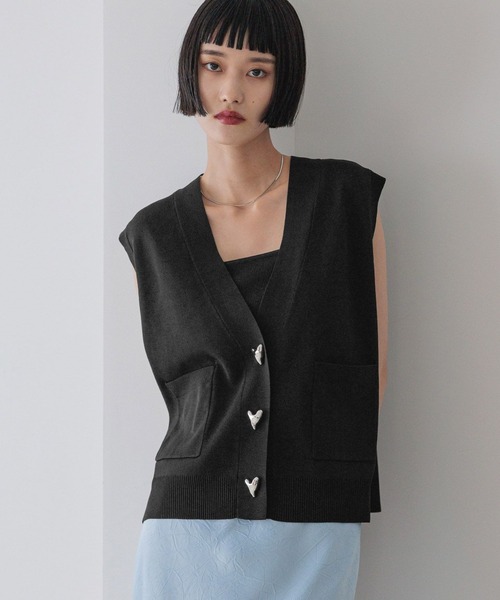 LOWRYS FARM（ローリーズファーム）の「デコボタンＶベスト  577236（ベスト・レディース・ブラウン/ブラック/アイボリー・FREE）」の19枚目の写真