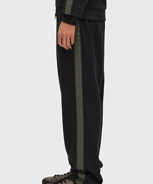 FRED PERRY（フレッドペリー）の「Tennis Grip Taped Track Pants／テニスグリップテープトラックパンツ（その他パンツ・メンズ・ブラック・M/S/XS）」の9枚目の写真