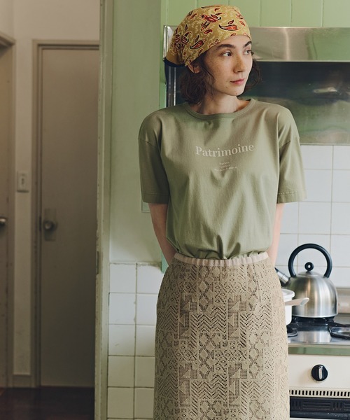 human woman(ヒューマンウーマン)の「◆ロゴTシャツ(Tシャツ/カットソー・レディース・ブラック/ブラウン/カーキ・MEDIUM)」の1枚目の写真