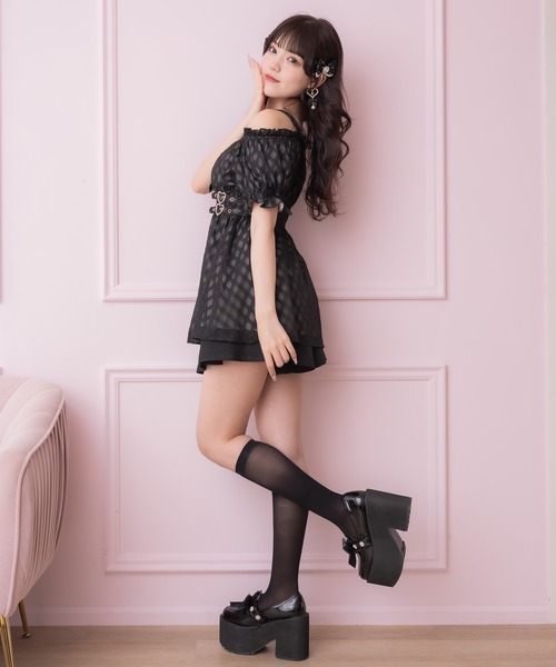 ROJITA(ロジータ)の「オフショルシアーセットアップ(セットアップ・レディース・ピンクベージュ/ブラック・FREE)」の19枚目の写真