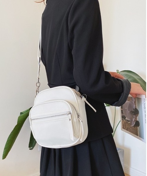 BACKYARD FAMILY(バックヤードファミリー)の「ショルダーバッグ ミニバッグ mmmsbag25f(ショルダーバッグ・レディース・ホワイト/ブラック・FREE)」の1枚目の写真