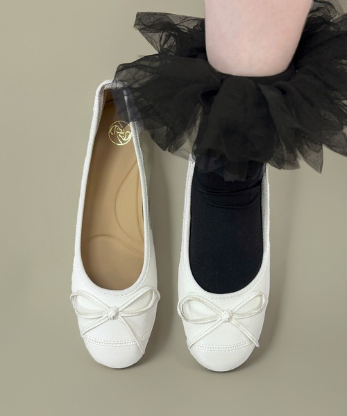 SETUP7（セットアップセブン）の「【SETUP7】リボン フラット バレエシューズ 　結婚式・二次会・披露宴・お呼ばれ・セレモニー・成人式 同窓会・女子会・2次会・謝恩会・パーティー・デート オケージョン・食事会・演奏会・発表会・記念日・七五三・お宮参り KNF-TP（バレエシューズ・レディース・ブラック/ホワイト・38/37/36）」の2枚目の写真
