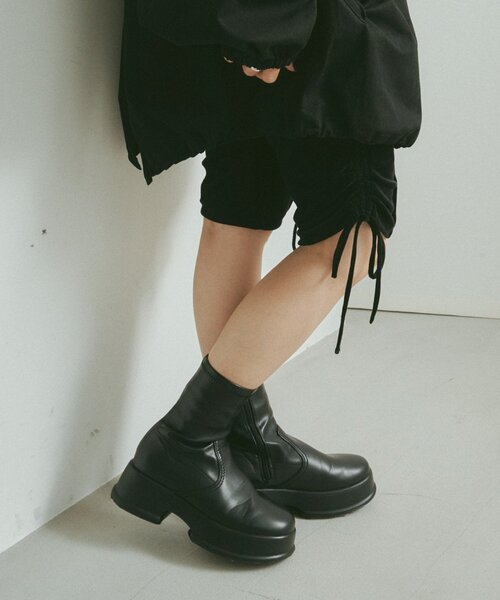 Kastane（カスタネ）の「【レザー&スエード】ボリュームソールミドルブーツ（ブーツ・レディース・ブラック/ベージュ/ダークブラウン・36/37/38）」の9枚目の写真