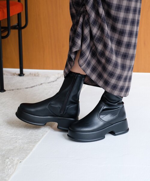 Kastane（カスタネ）の「【レザー&スエード】ボリュームソールミドルブーツ（ブーツ・レディース・ブラック/ベージュ/ダークブラウン・36/37/38）」の17枚目の写真