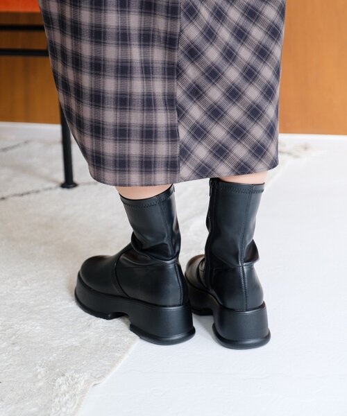 Kastane（カスタネ）の「【レザー&スエード】ボリュームソールミドルブーツ（ブーツ・レディース・ブラック/ベージュ/ダークブラウン・36/37/38）」の18枚目の写真