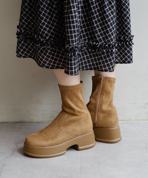 Kastane（カスタネ）の「【レザー&スエード】ボリュームソールミドルブーツ（ブーツ・レディース・ブラック/ベージュ/ダークブラウン・36/37/38）」の6枚目の写真