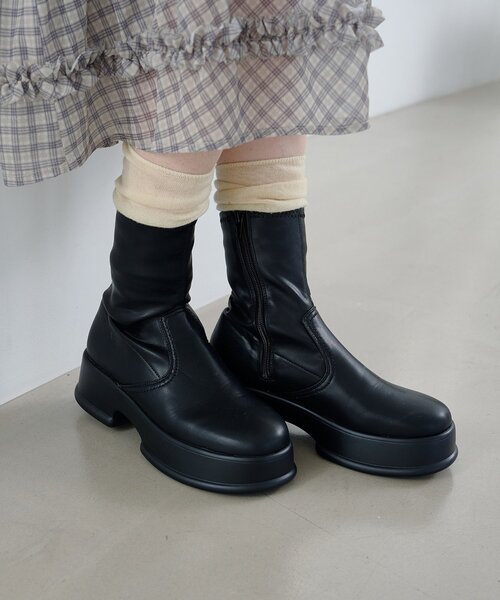 Kastane（カスタネ）の「【レザー&スエード】ボリュームソールミドルブーツ（ブーツ・レディース・ブラック/ベージュ/ダークブラウン・36/37/38）」の4枚目の写真