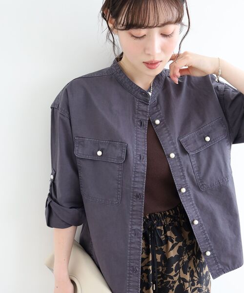 le.coeur blanc(ルクールブラン)の「スタンドネックパールボタンシャツ(シャツ/ブラウス・レディース・ピンク/ブルー/ネイビー/ベージュ/チャコールグレー・38)」の1枚目の写真