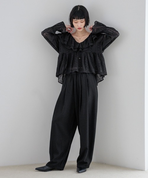 LOWRYS FARM（ローリーズファーム）の「アソートフリルブラウス　588346（シャツ/ブラウス・レディース・ホワイト系その他/ブラック系その他/アイボリー/ブラック・FREE）」の12枚目の写真