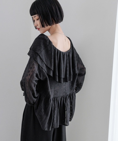 LOWRYS FARM（ローリーズファーム）の「アソートフリルブラウス　588346（シャツ/ブラウス・レディース・ホワイト系その他/ブラック系その他/アイボリー/ブラック・FREE）」の13枚目の写真