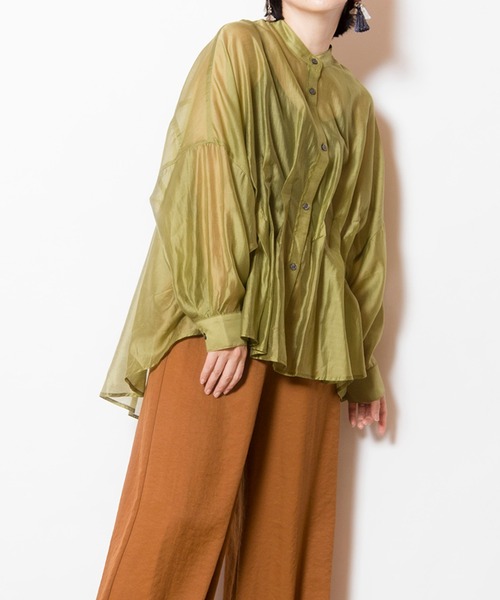 OSMOSIS（オズモーシス）の「イレギュラーヘムタックシアーシャツ（シャツ/ブラウス・レディース・ベージュ/ライトグリーン/ブラック・ONE SIZE）」の3枚目の写真