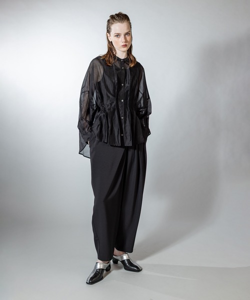 OSMOSIS（オズモーシス）の「イレギュラーヘムタックシアーシャツ（シャツ/ブラウス・レディース・ベージュ/ライトグリーン/ブラック・ONE SIZE）」の6枚目の写真