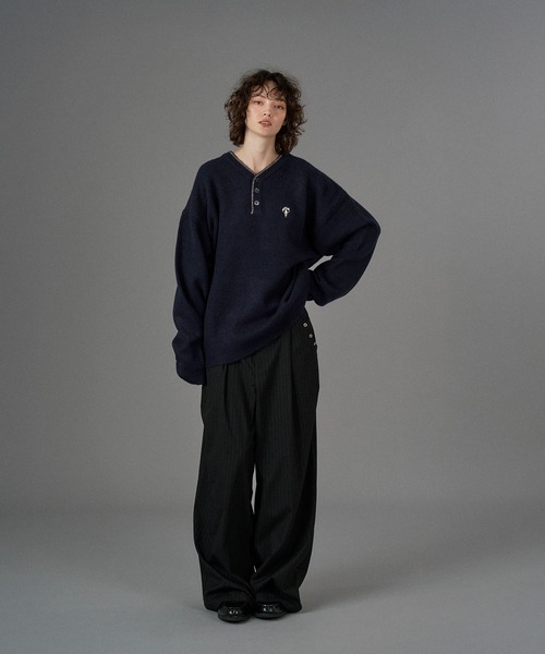 LOGO HENRY NECK KNIT / ロゴヘンリーネックニット（ニット/セーター