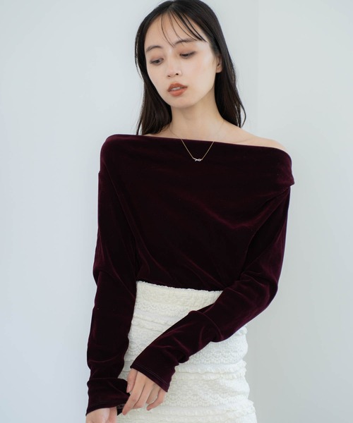 NOELA（ノエラ）の「【新色追加】ベロアドレープトップス（Tシャツ/カットソー・レディース・ブラック/ボルドー/ブラウン/ベージュ/チャコールグレー・フリー）」の17枚目の写真
