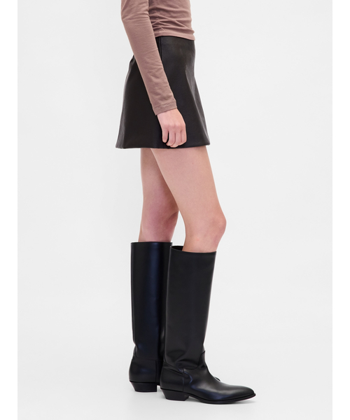 GAP（ギャップ）の「ヴィーガンレザー ミニスカート・スコート（スカート・レディース・ブラック/ブラウン・S/M/XS/L/XXS）」の6枚目の写真