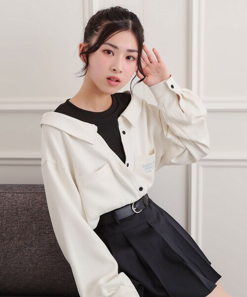 PINK-latte（ピンクラテ）の「シャツドッキング長袖プルオーバー（Tシャツ/カットソー・キッズ・ライトグレー/アイボリー/サックスブルー・13/14/15 /16）」の2枚目の写真