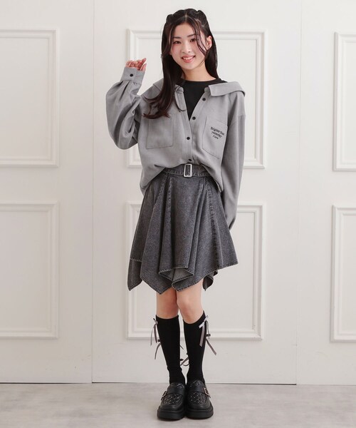 PINK-latte（ピンクラテ）の「シャツドッキング長袖プルオーバー（Tシャツ/カットソー・キッズ・ライトグレー/アイボリー/サックスブルー・13/14/15 /16）」の17枚目の写真