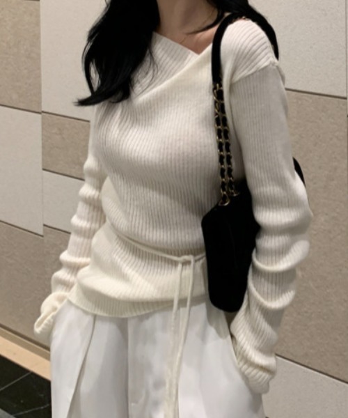 Aelina(エリナ)の「デザイン感ニットトップス(その他トップス・レディース・オフホワイト/ブラック・F)」の9枚目の写真