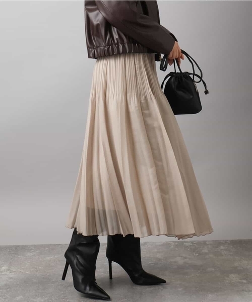 MK MICHEL KLEIN（エムケーミッシェルクラン）の「ブライトシアープリーツスカート/洗える（スカート・レディース・ブルーグレー/ブラック/ベージュ・38）」の3枚目の写真