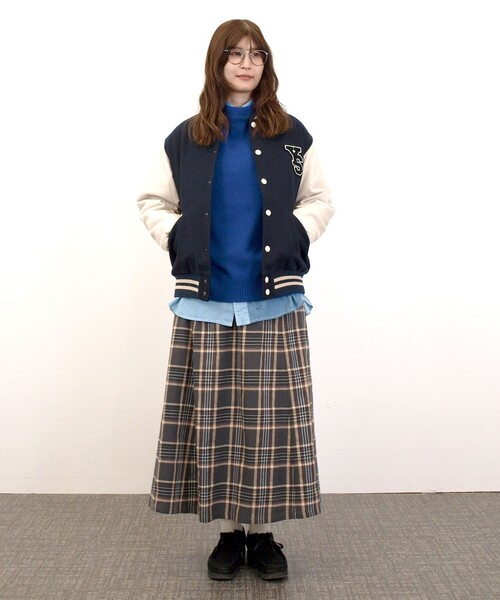 J.PRESS YORK STREET(ジェイプレスヨークストリート)の「【UNISEX】スタジアム ジャケット(スタジャン・メンズ・ネイビー系/黄土色系・LARGE/MEDIUM/SMALL)」の15枚目の写真