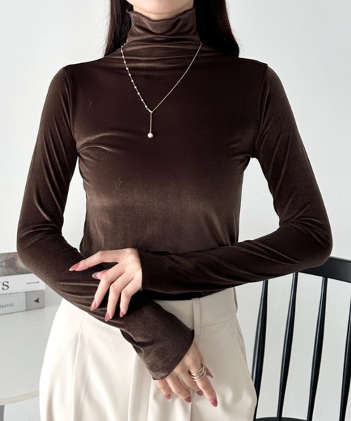 引越し叩き売り！マーク&ロナ　ベロア生地モックネック 引越し叩き売り！マーク&ロナ ベロア生地モックネック