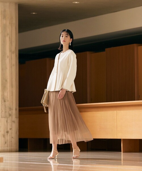 BIANCA（ビアンカ）の「【BAILA12月号掲載】【軽量で美シルエット】ジャージーペプラムジャケット（テーラードジャケット・レディース・オフホワイト/グレー系その他・38/36）」の4枚目の写真