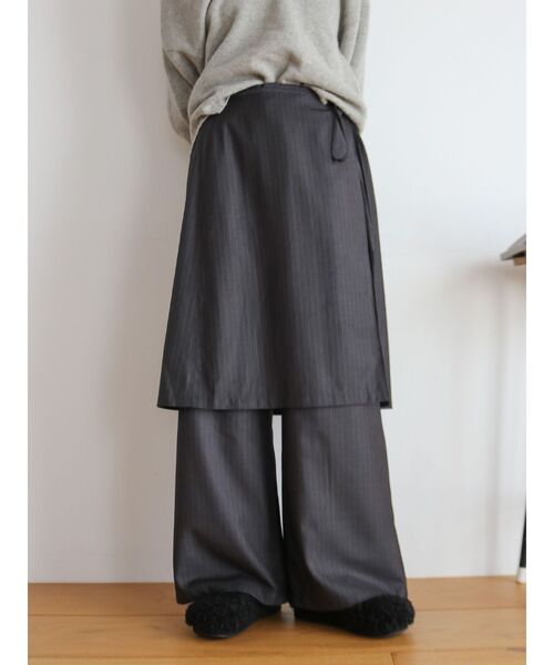 Ungrid(アングリッド)の「レイヤードパンツ(その他パンツ・レディース・チャコールグレー/ライトグレー・FREE)」の2枚目の写真